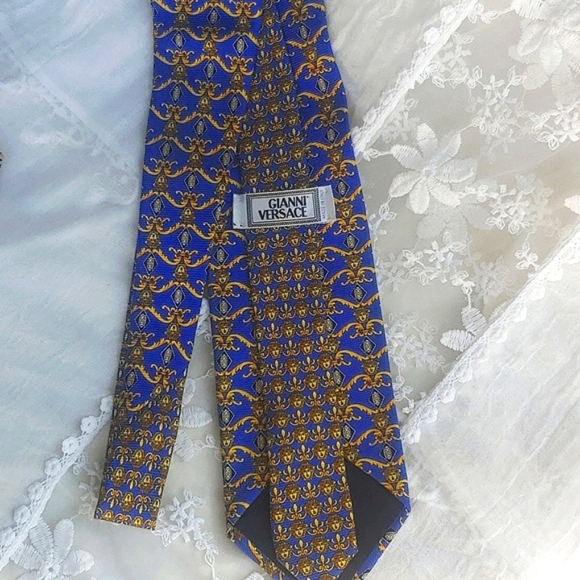 Gianni Versace Men's 100% Silk Tie in Blue and Gold - Picture 10 of 12